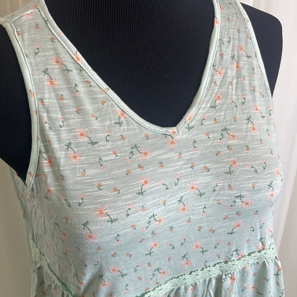 NWT Mint Ditsy LOVE FIRE Tiered Floral Print Tank Top, Size Large - Picture 2 of 5